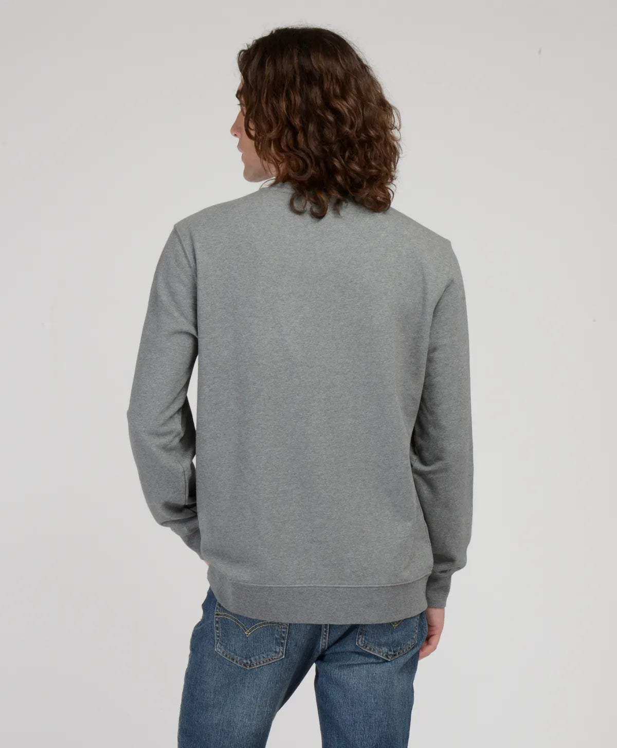 polerón-hombre-cuello-redondo-con-logotipo-mini-batwing-gris