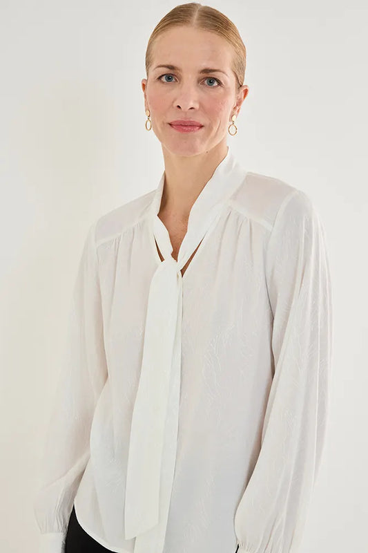 blusa-mujer-con-lazo-blanca