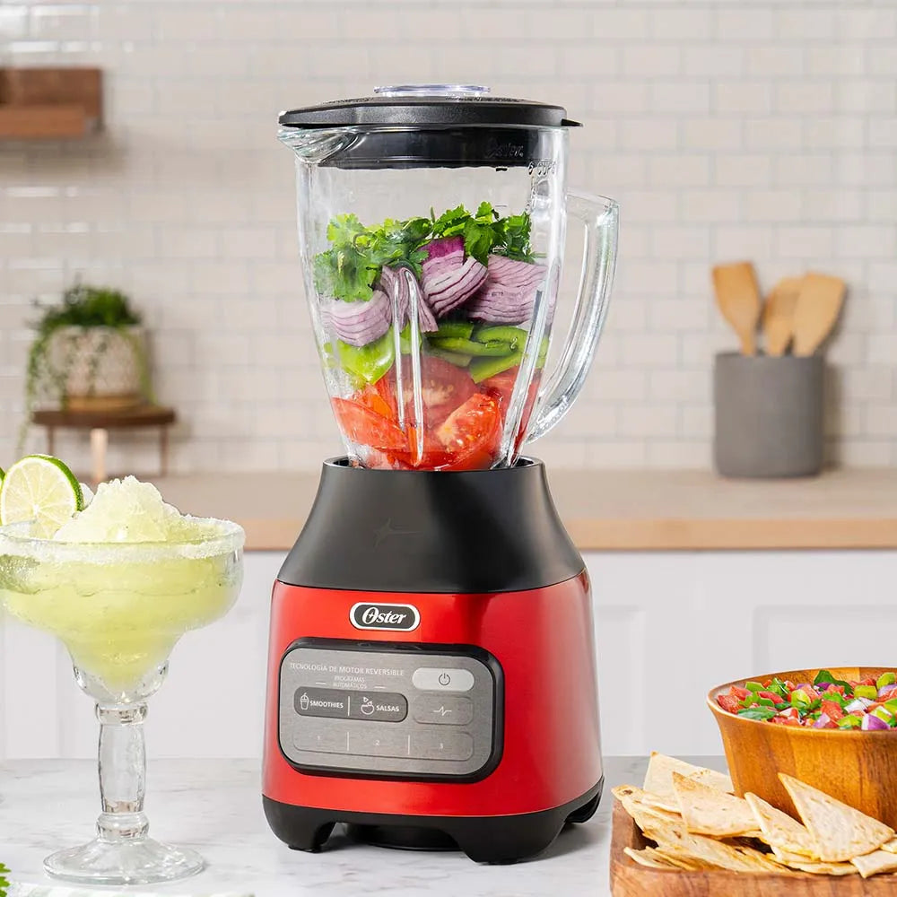 Licuadora Oster® con tecnología reversible y 3 velocidades más pulso