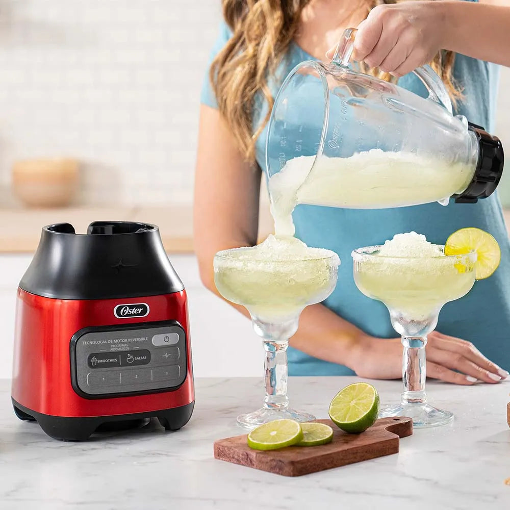 Licuadora Oster® con tecnología reversible y 3 velocidades más pulso