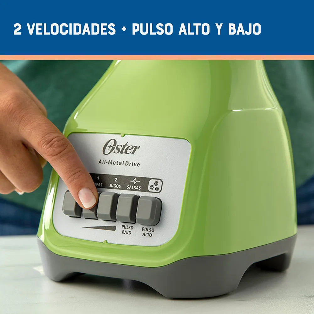 Licuadora Oster® BLSTKAGKPB 2 velocidades y vaso de vidrio