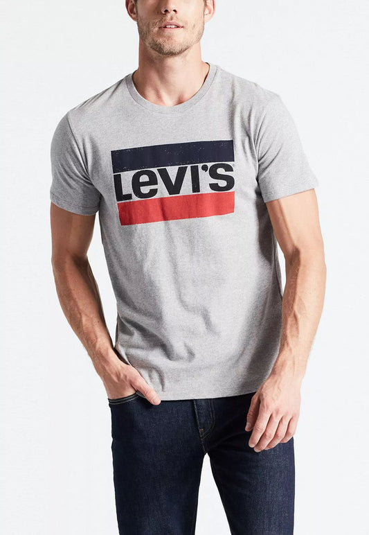 polera-hombre-gráfica-logo-sportswear-39636-0010-gris-