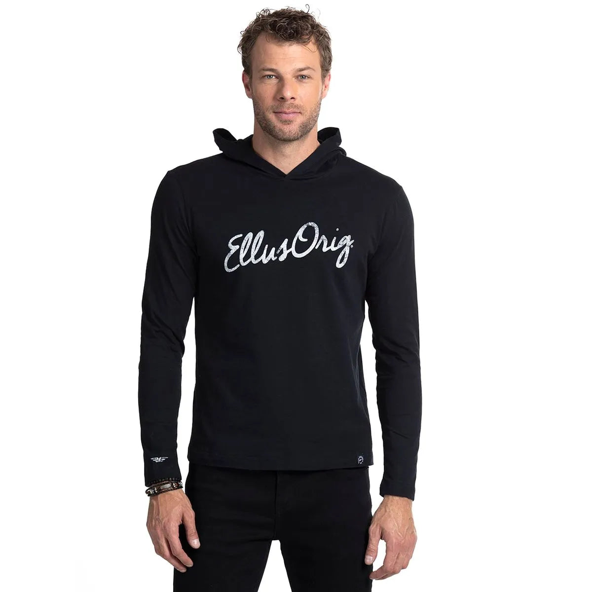 polera-hombre-manga-larga-capucha-+-print-brazo-negro