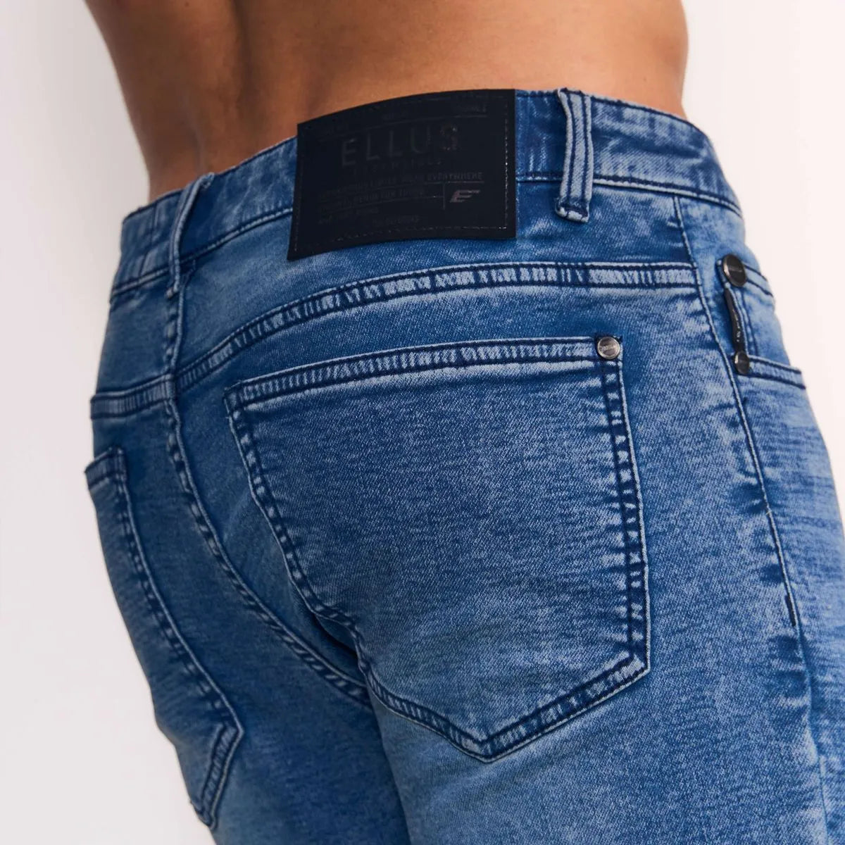 jeans-hombre-slim-tiro-medio-techno-fabric