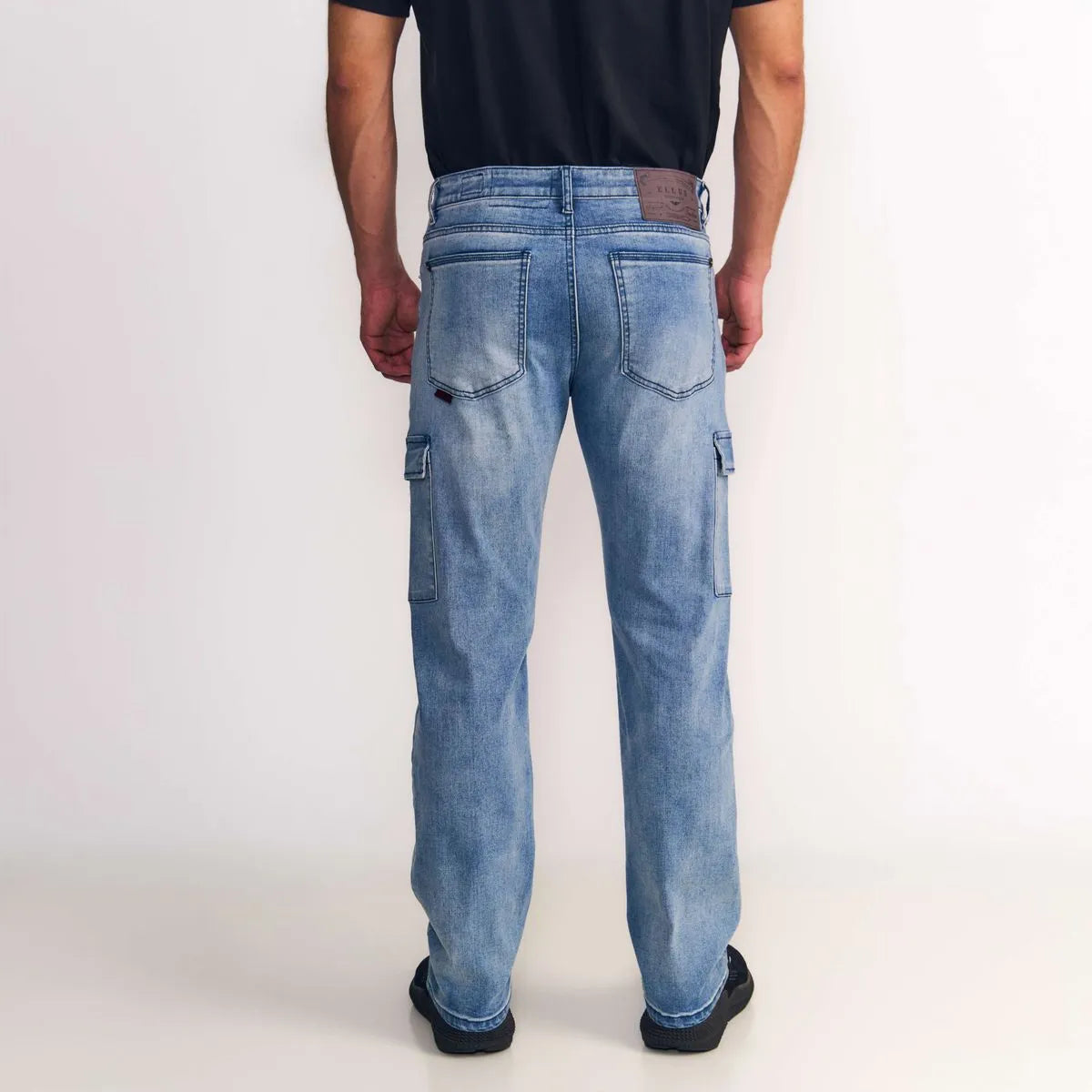 jeans-hombre-cargo-tiro-alto-azulino