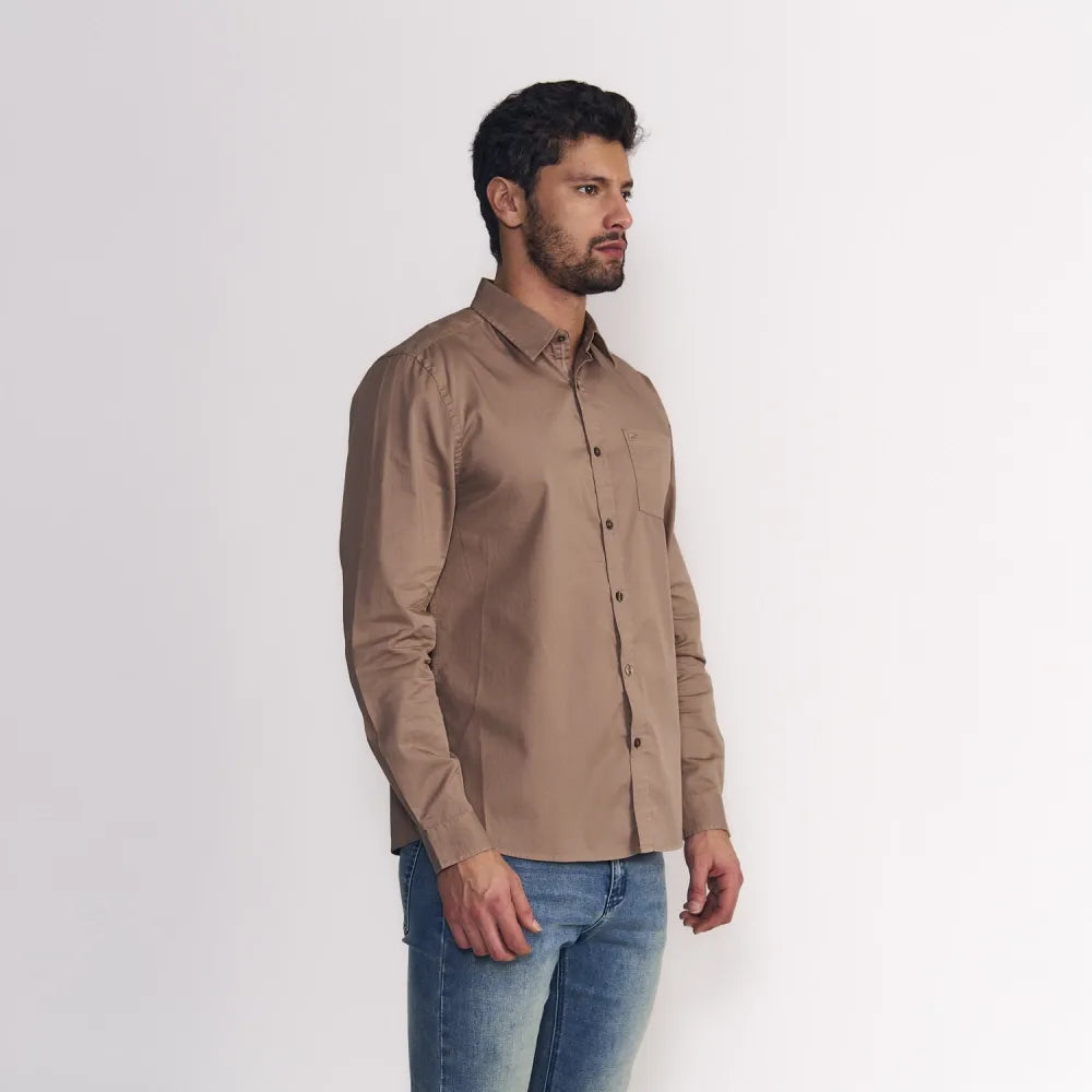 camisa-hombre-garment-dye-solid-cafe