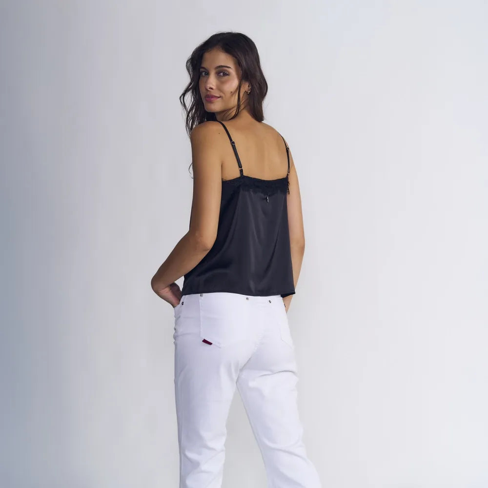 blusa-satin-con-encaje-y-botones-negro