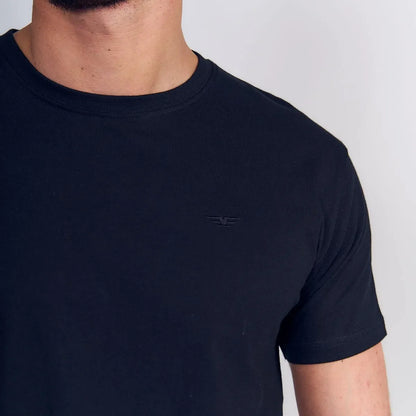 polera-hombre-manga-corta-básica-logo-embroidery-negro