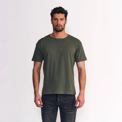 polera-hombre-manga-corta-básica-logo-embroidery-verde