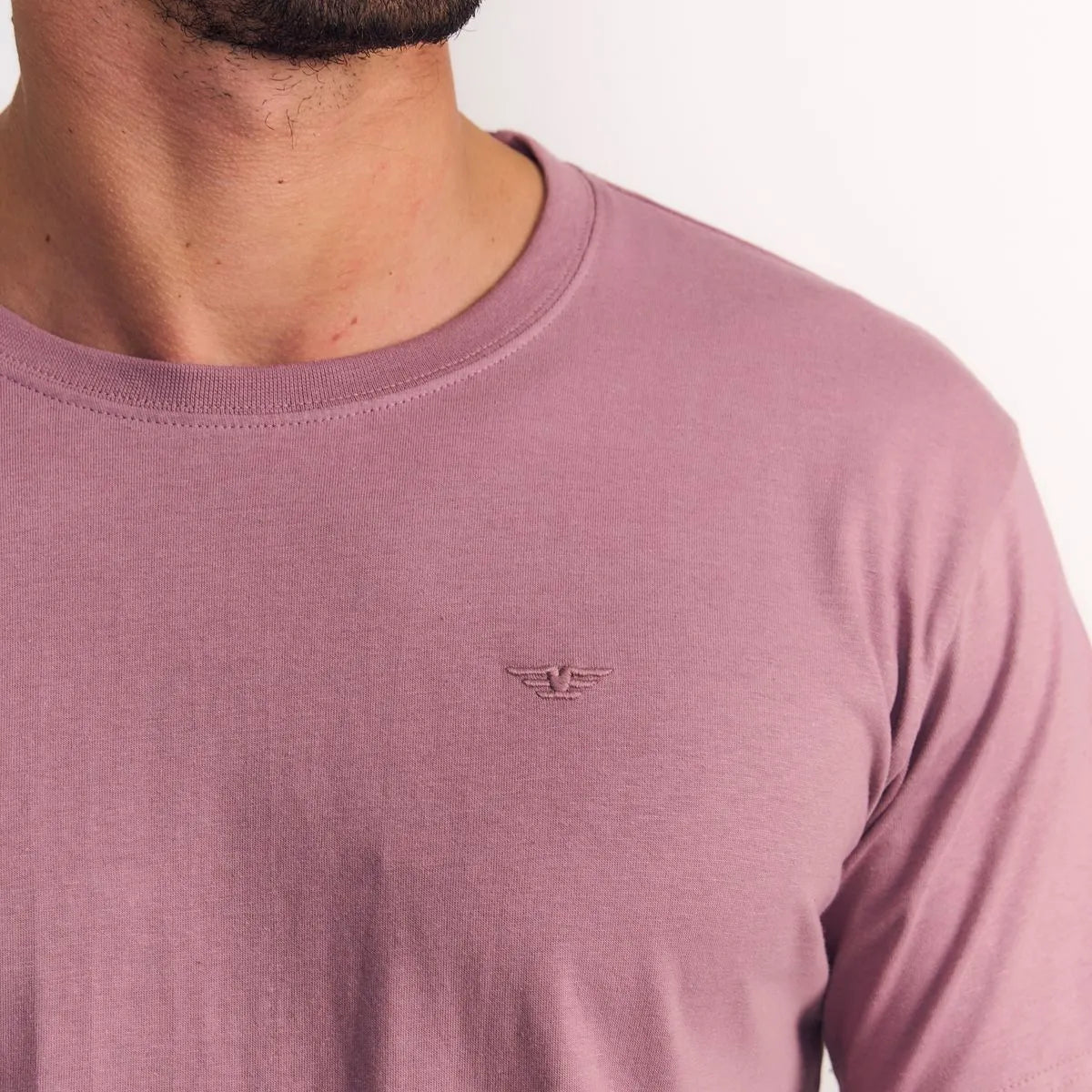 polera-hombre-manga-corta-básica-logo-embroidery-burdeo