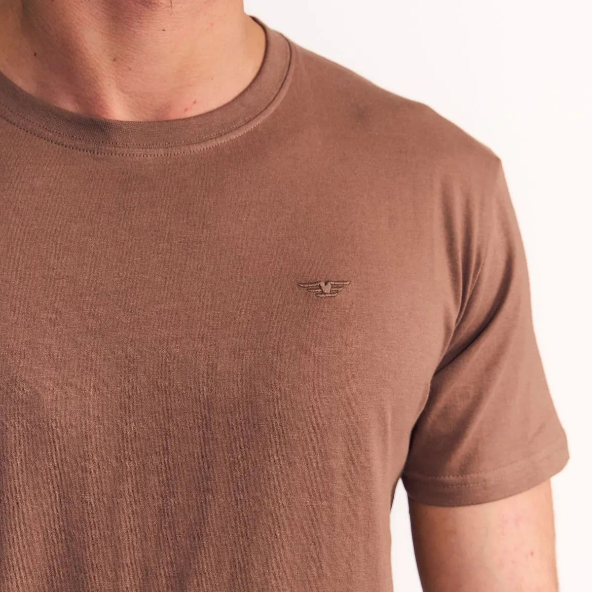 polera-hombre-manga-corta-básica-logo-embroidery-arena