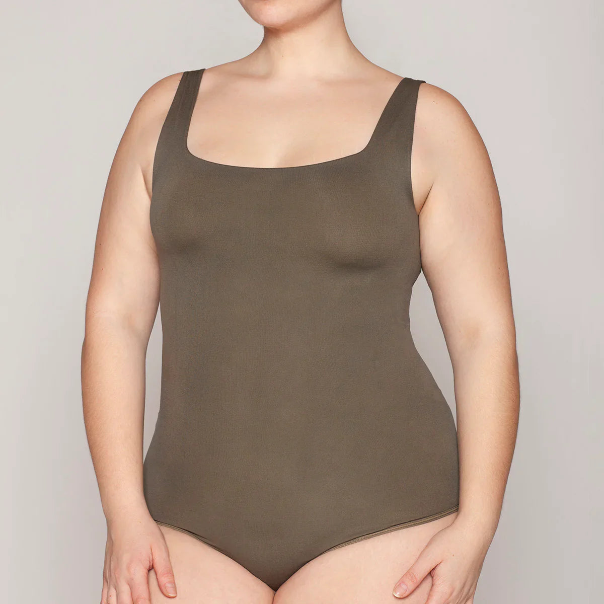 Body Regata Escote Cuadrado Verde Musgo