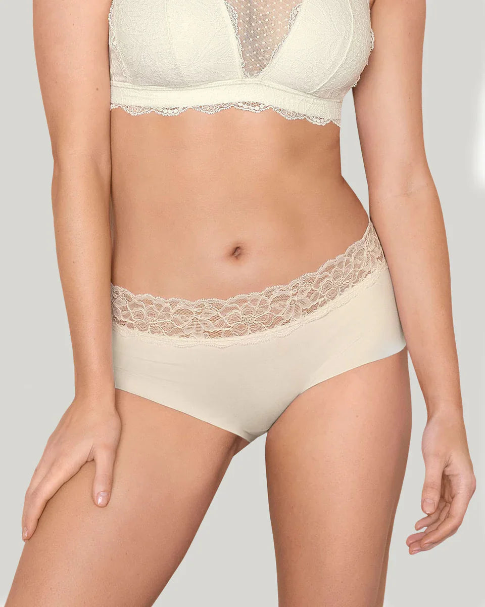 Calzón Hípster En Tela Ultraliviana Con Franja De Encaje Marfil