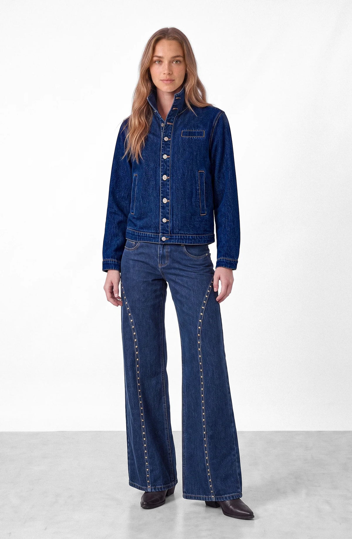 Pantalón Mujer Cortes Tachas Blue
