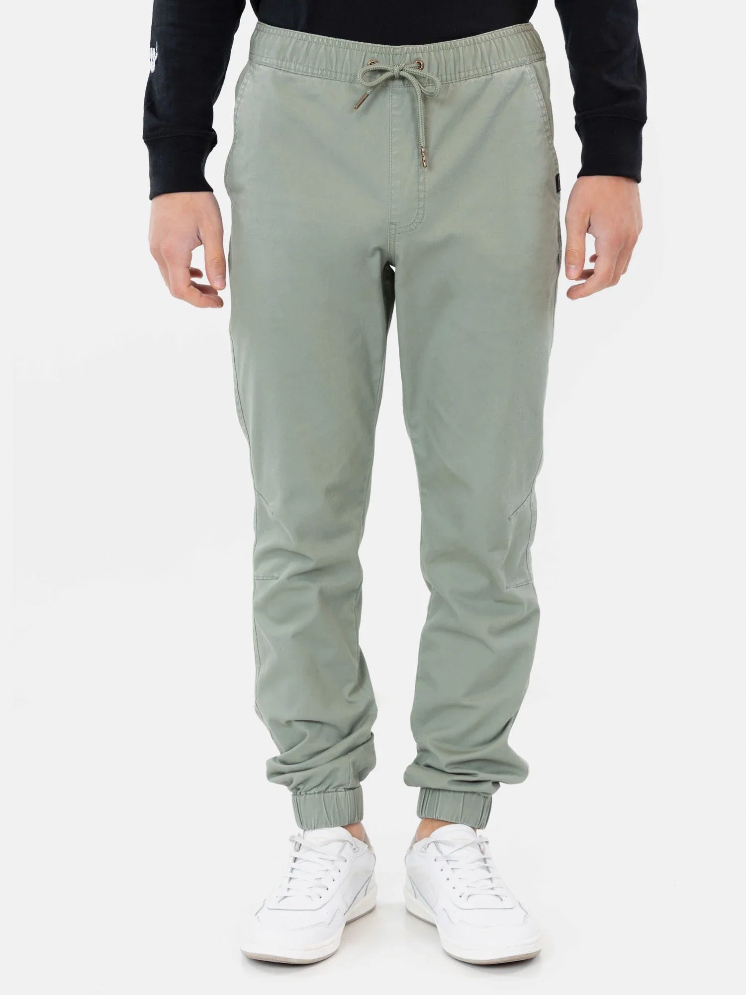 pantalon-hombre-jogger-maui-young-classic-verde