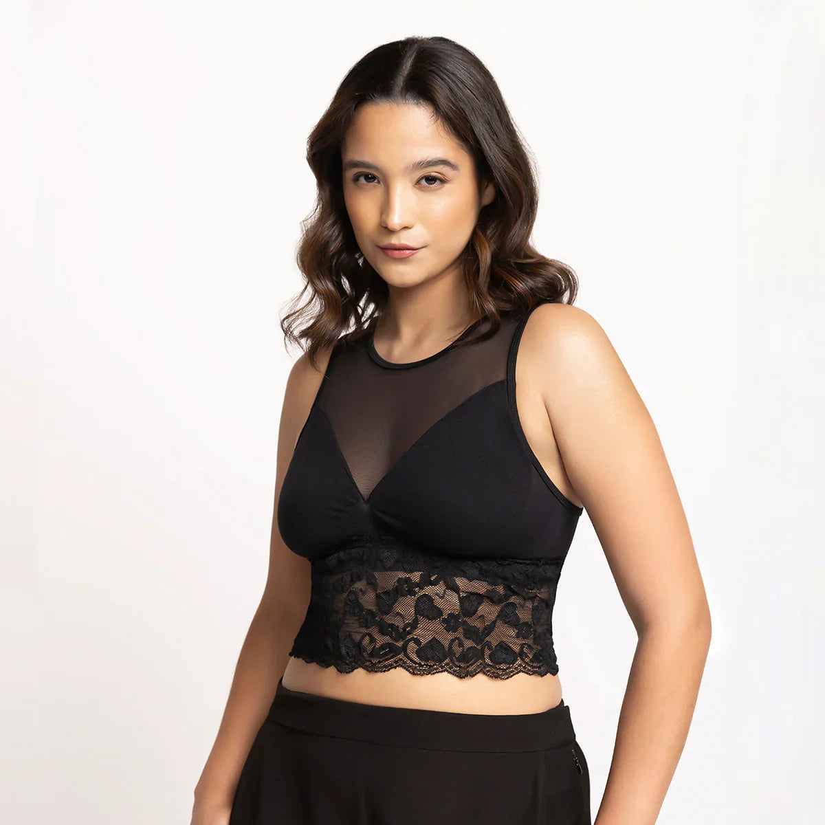 polera-mujer-bralette-malla-encaje-corazón-negro