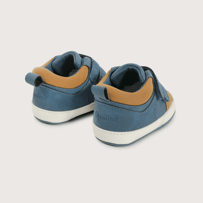Zapatilla bebé niño con velcros azul