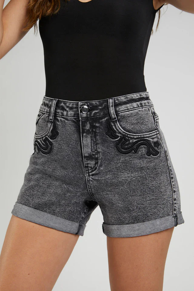 Short Mujer 4899 Gravillado N