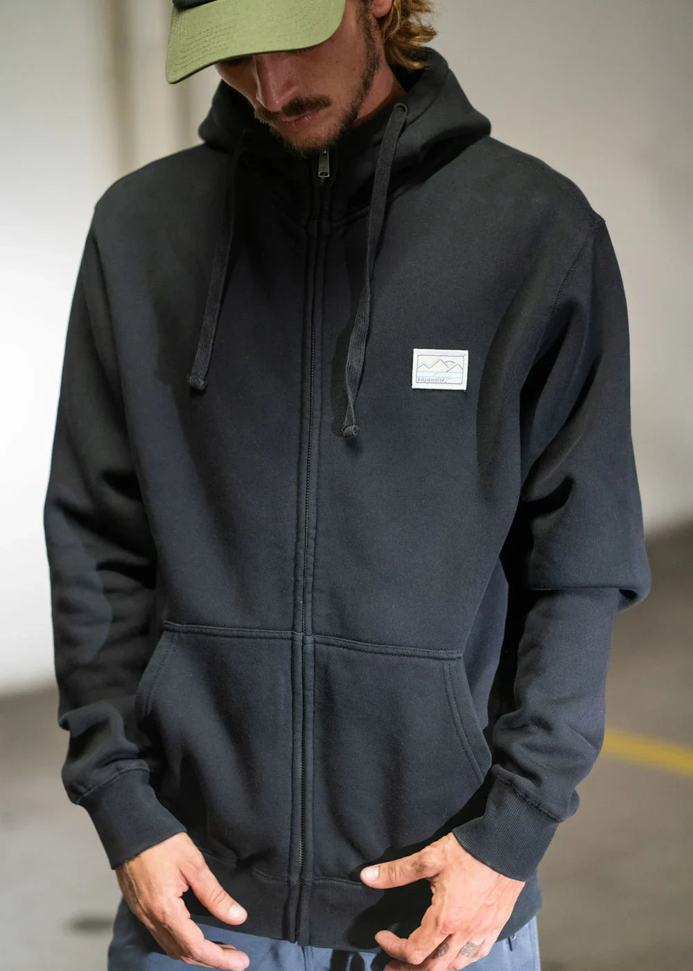 polerón-hombre-full-zip-patch---negro