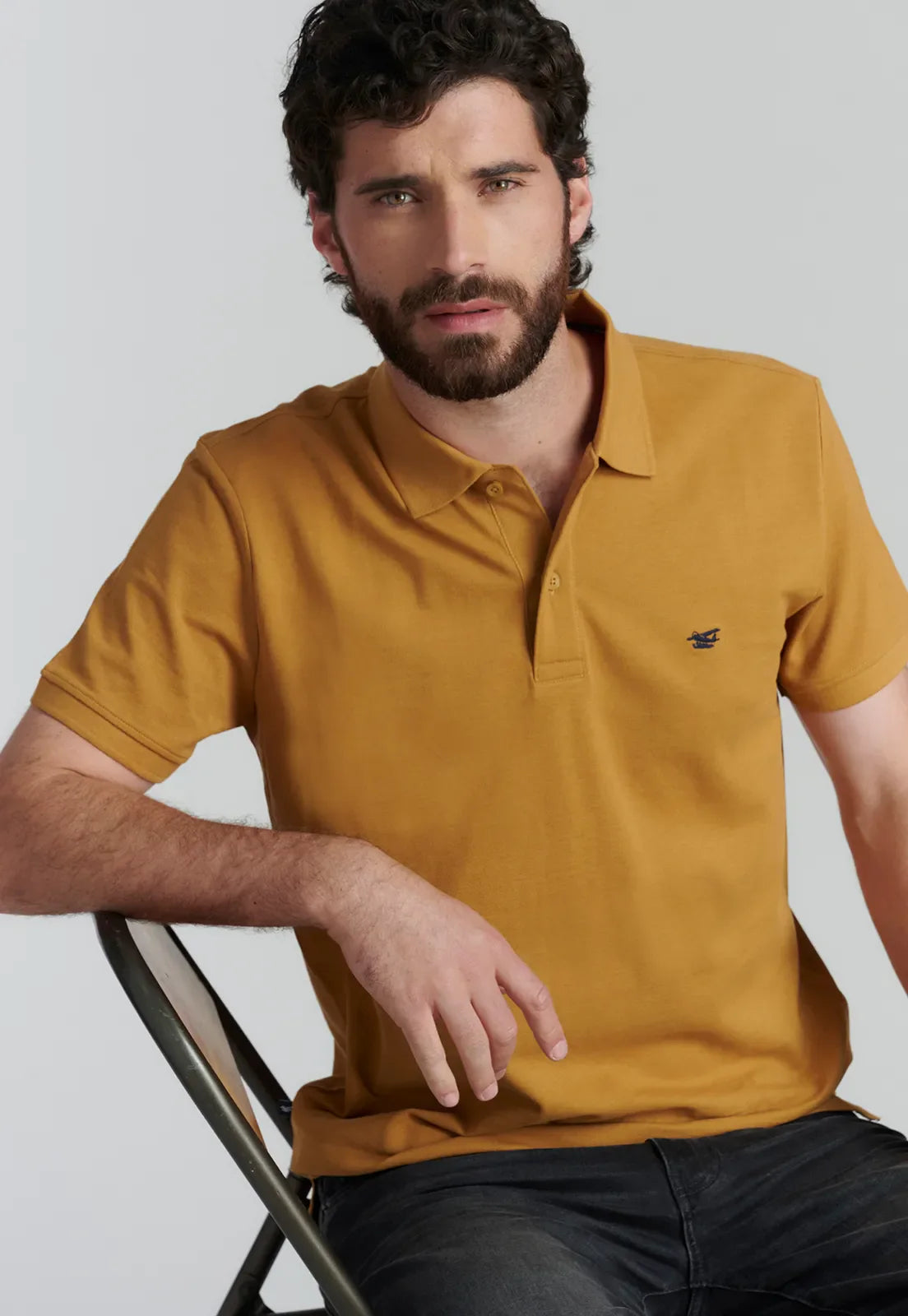 polera-hombre-básica-pique-fr-mustard