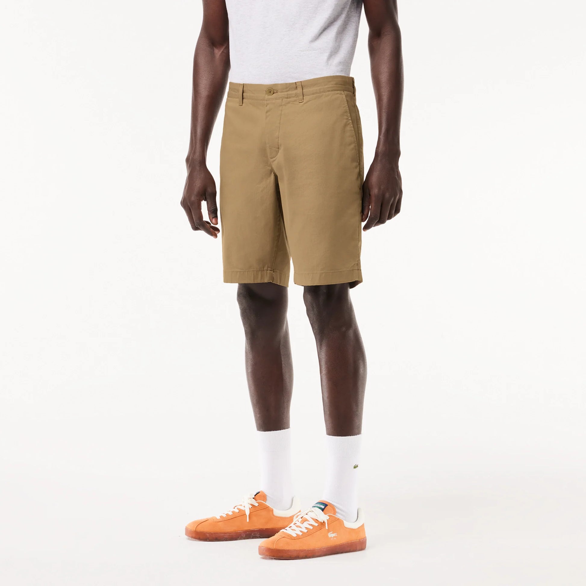 shorts-hombre-de-gabardina-elastizada-beige-