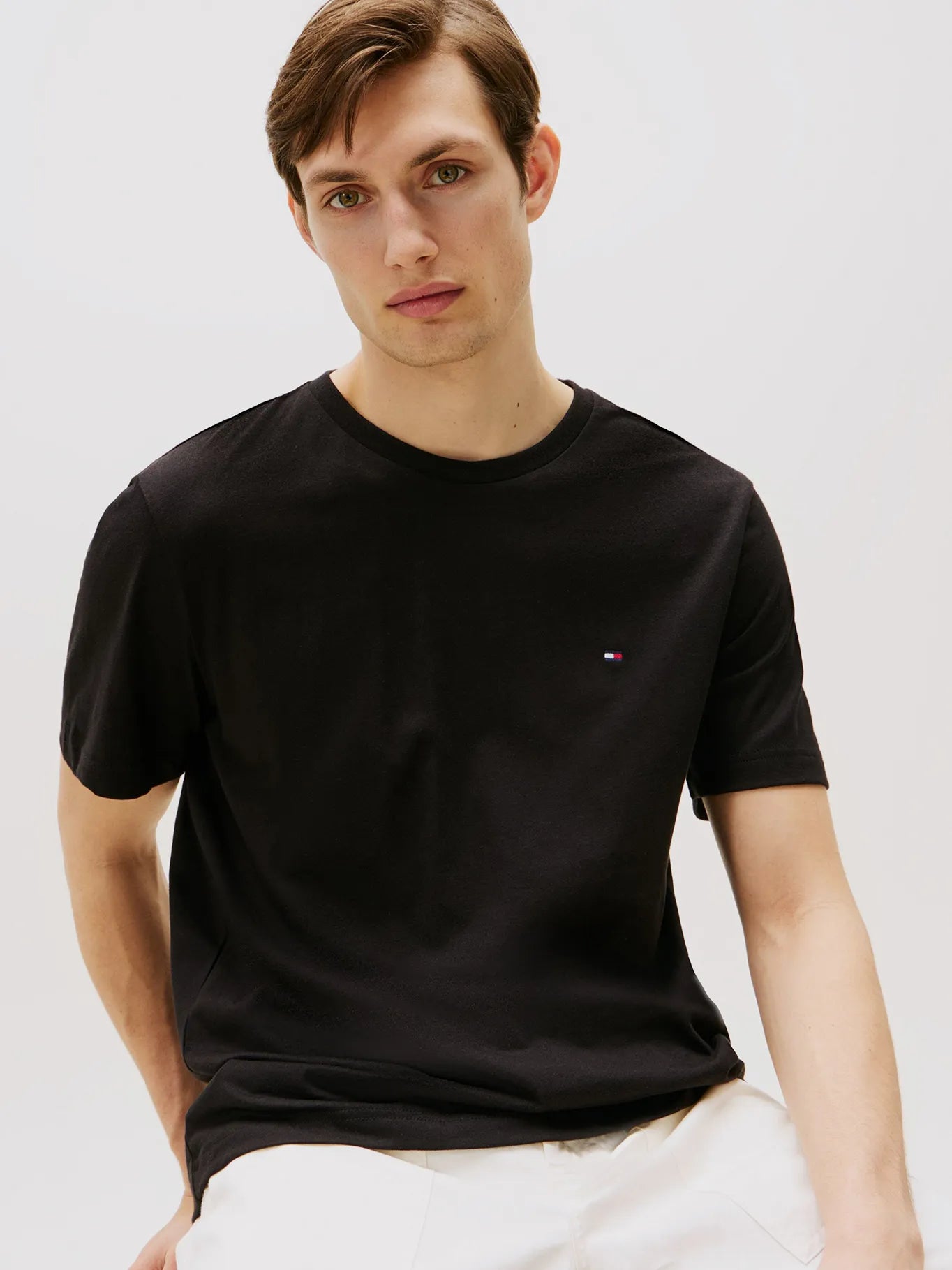 Polera Hombre Essential Solid Regular Fit Negra