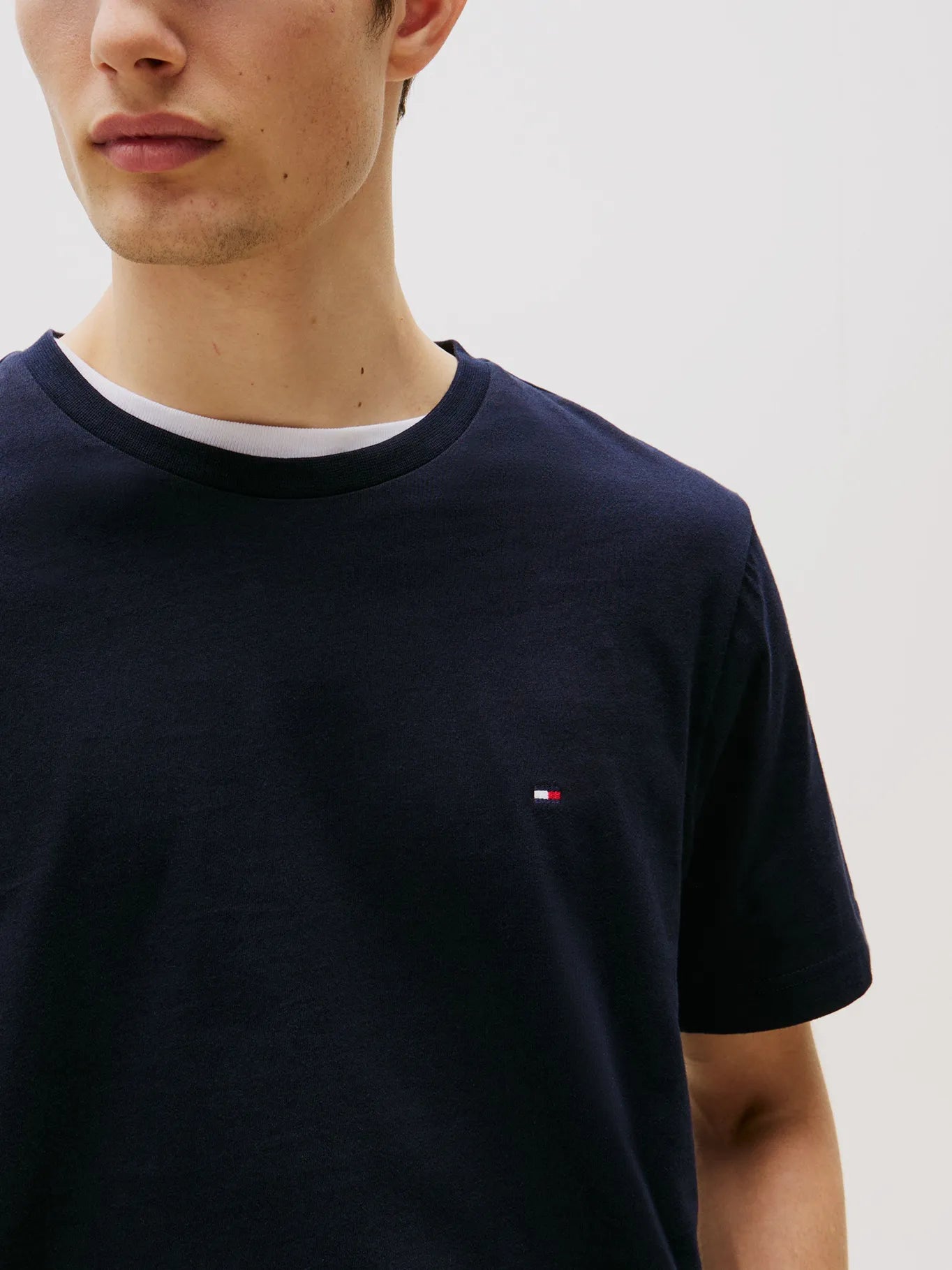 Polera Hombre Essential Solid Regular Fit Azul