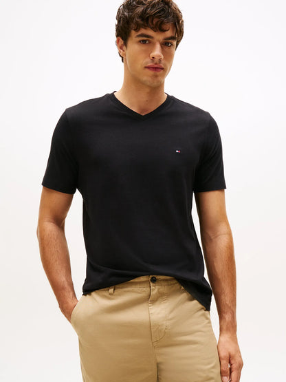 Polera Hombre Essential V-Neck Regular Fit Negra