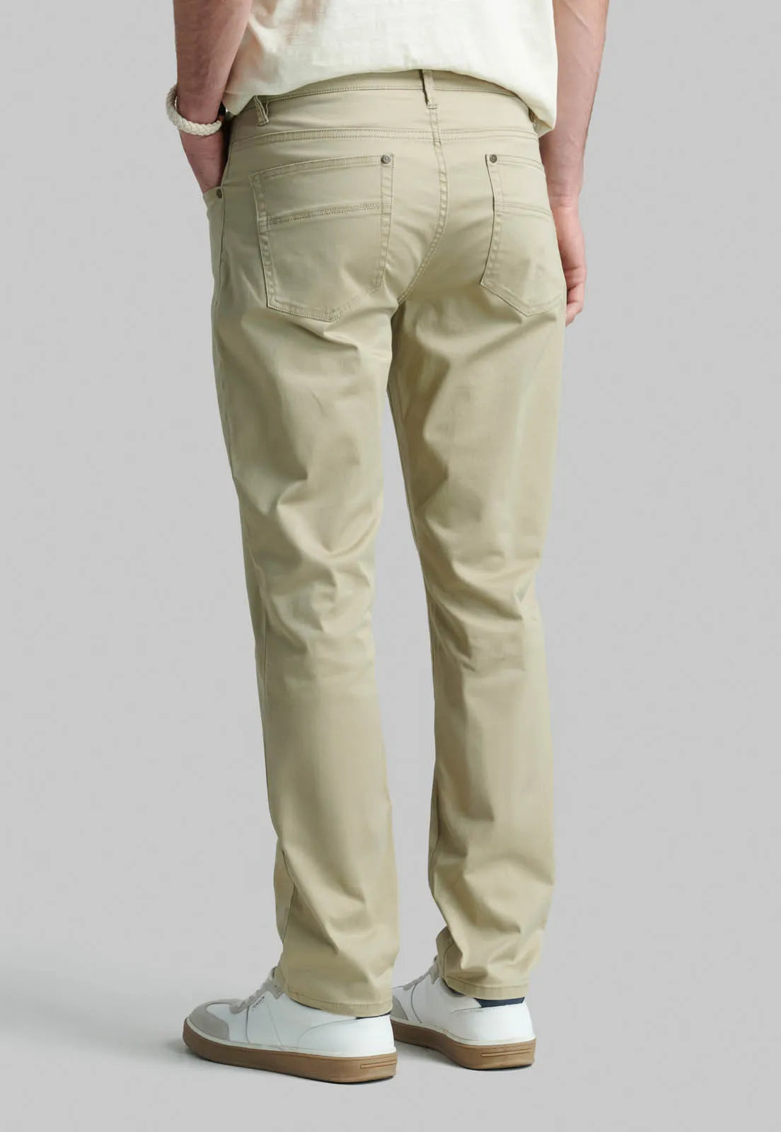 pantalón-hombre-cinco-bolsillos-khaki-