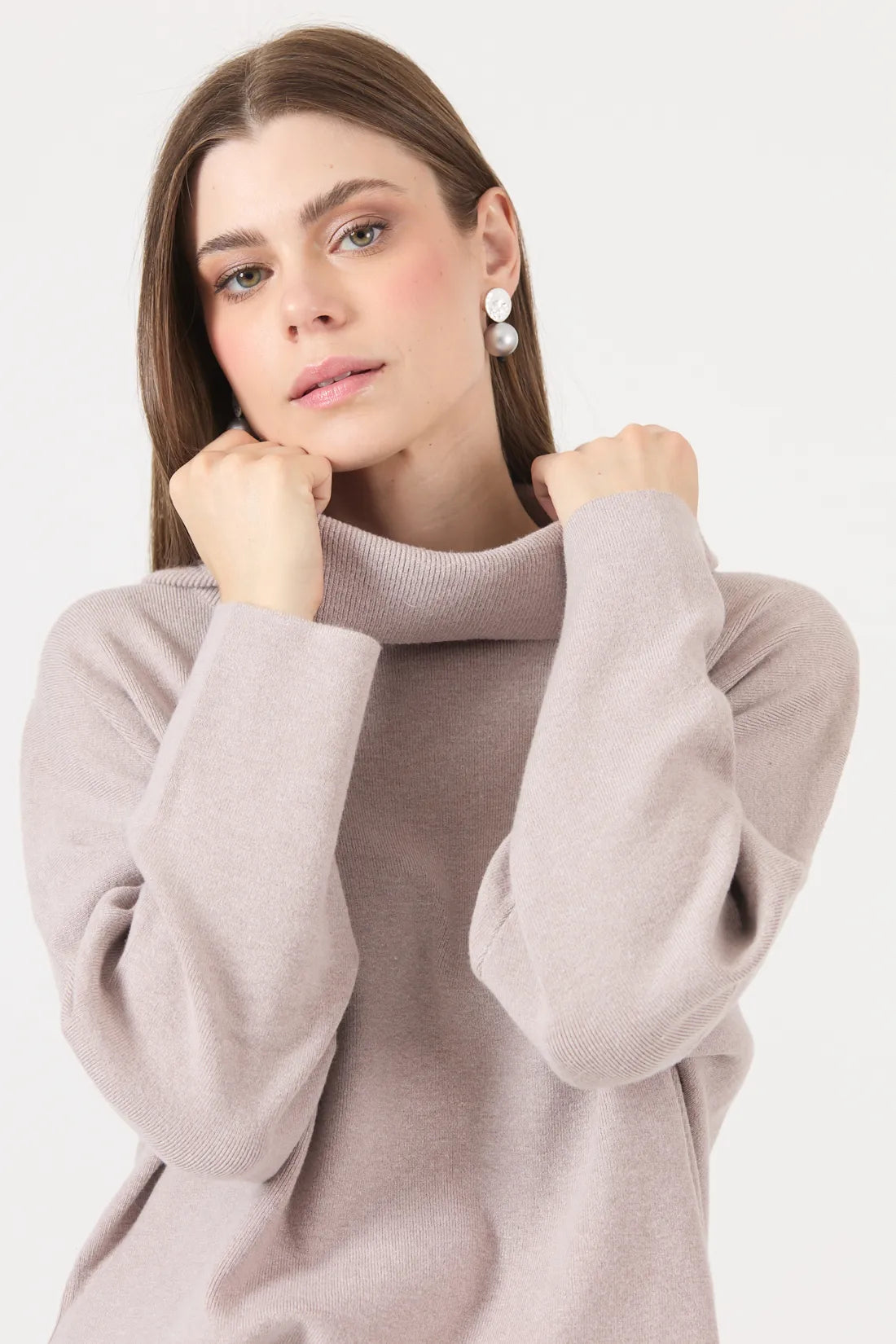 Sweater Mujer Cuello Alto Beige