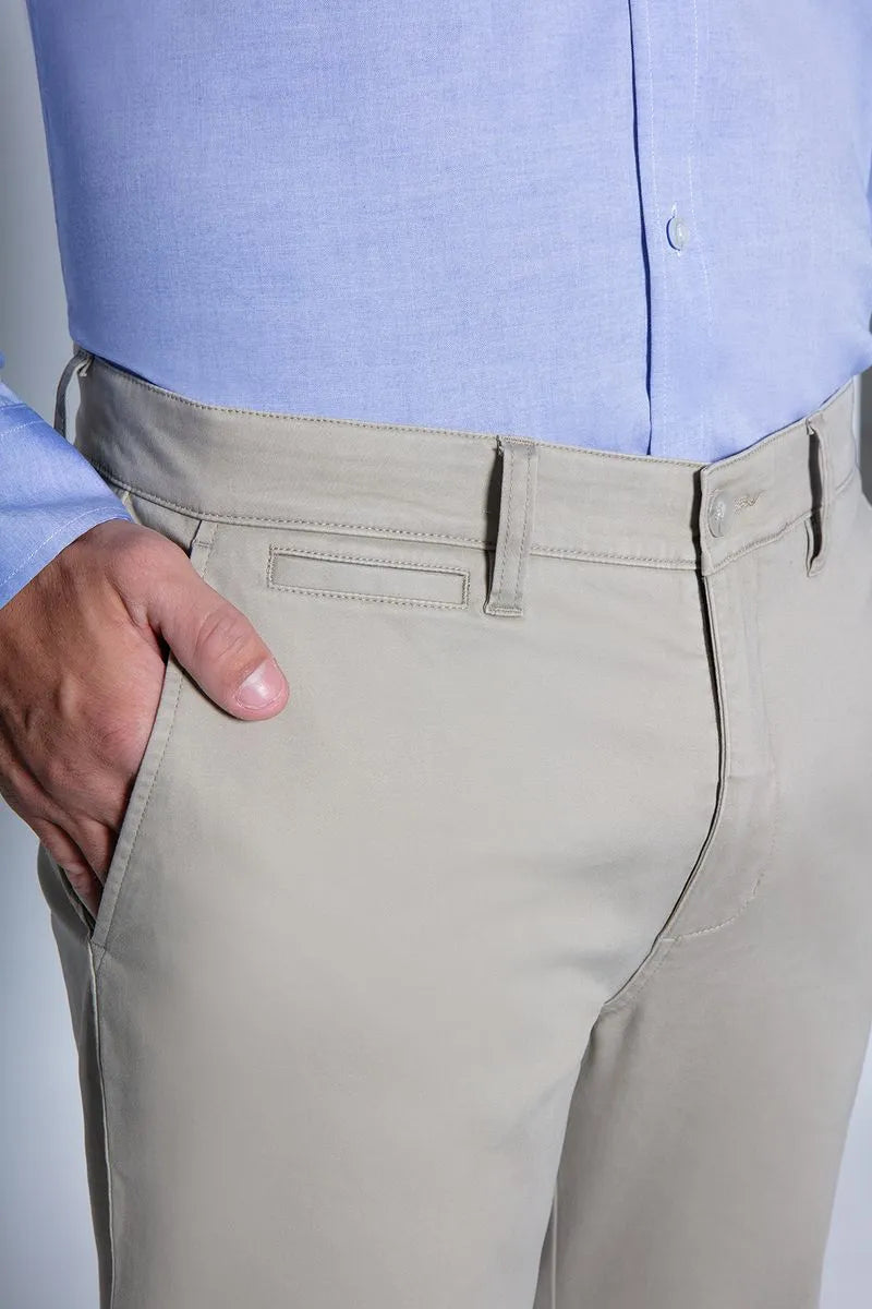 Pantalón Hombre Twill Slim Almond