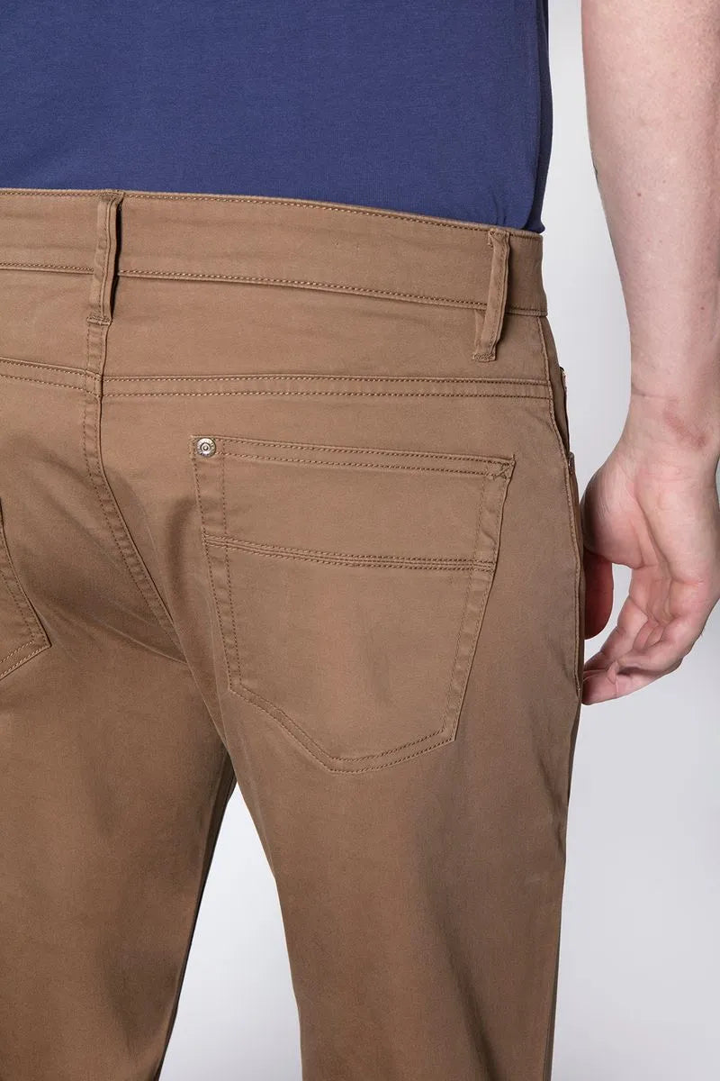 Pantalón Hombre Five Pocket Camel