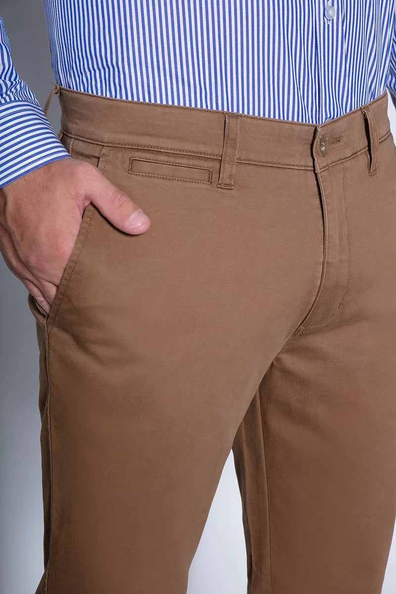 Pantalón Hombre Twill Slim Camel