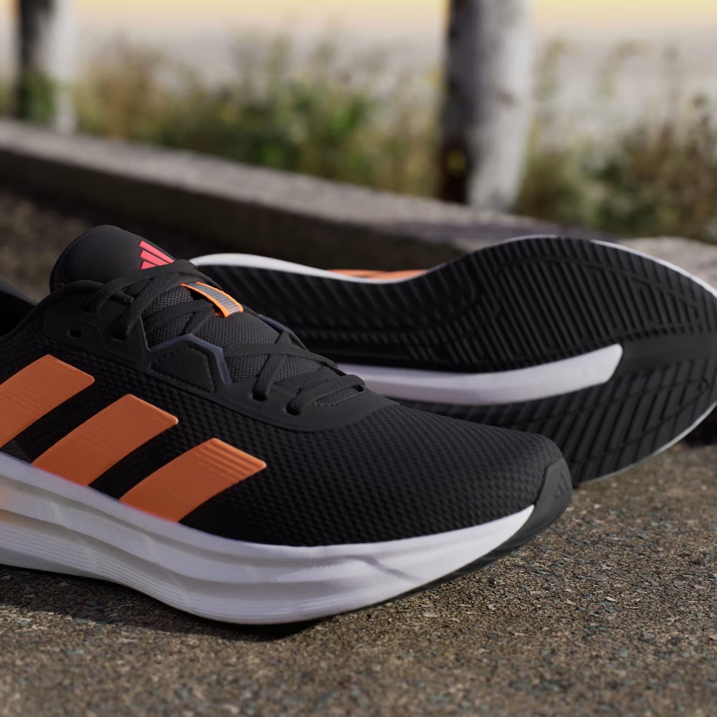 Zapatilla Hombre Running Galaxy 7 Negro con Naranja