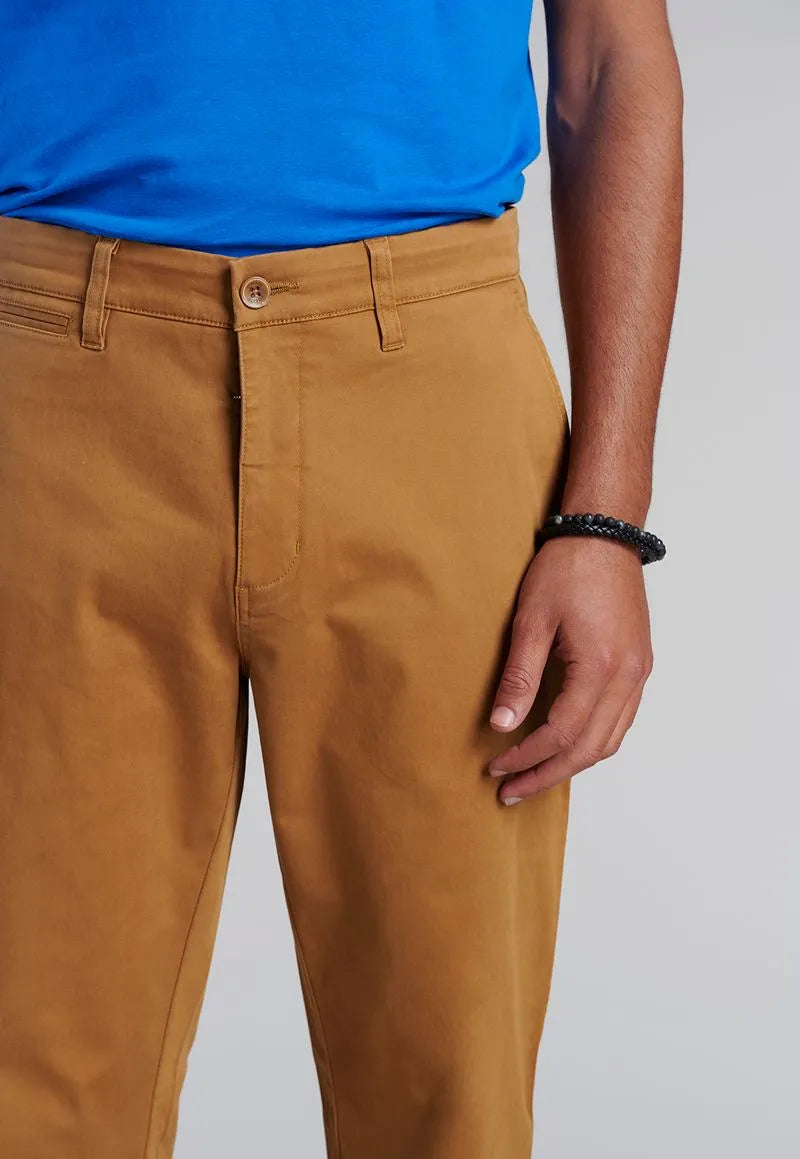 Pantalón Hombre Twill Regular Camel