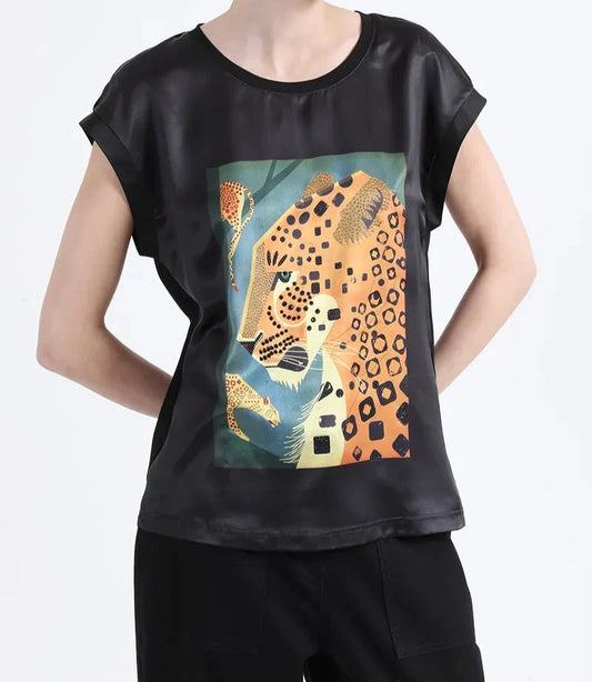 Polera Mujer Con Satin Estampado Cuadro Tigre Negro