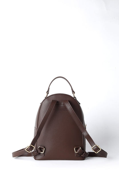 Mochila Mediana Con Tachas Frotal Chocolate