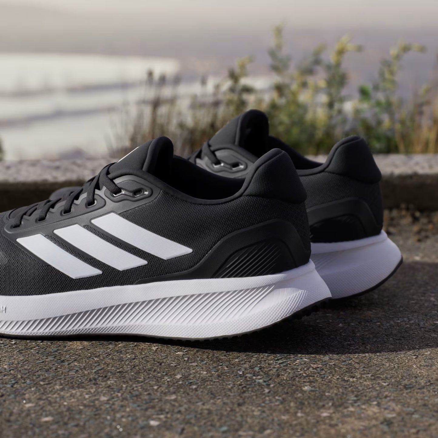 Zapatilla Hombre Running Runfalcon 5 Negro con Blanco