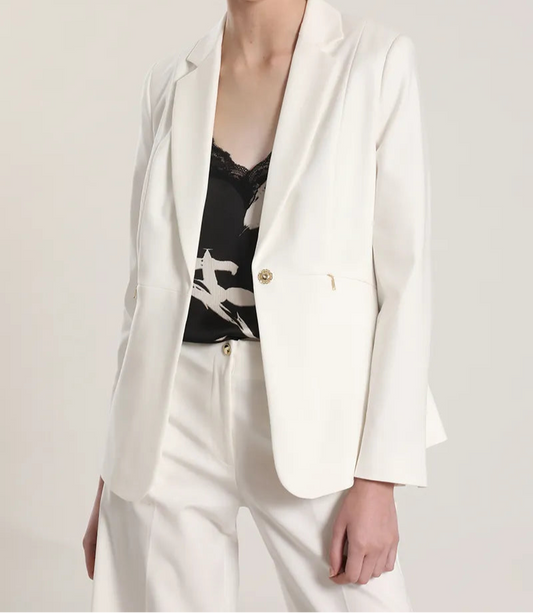 blazer-mujer-entallado-cierre-invisible-crudo