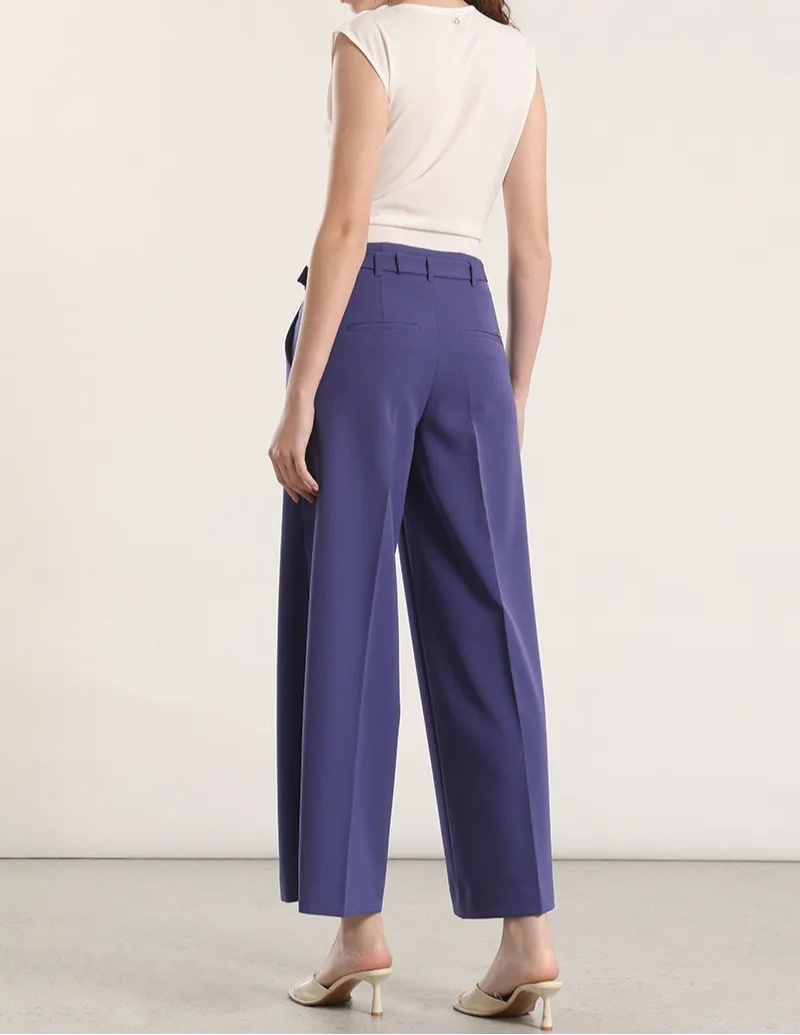 pantalon-mujer-cropped-tiro-alto-con-cinturon-arandano