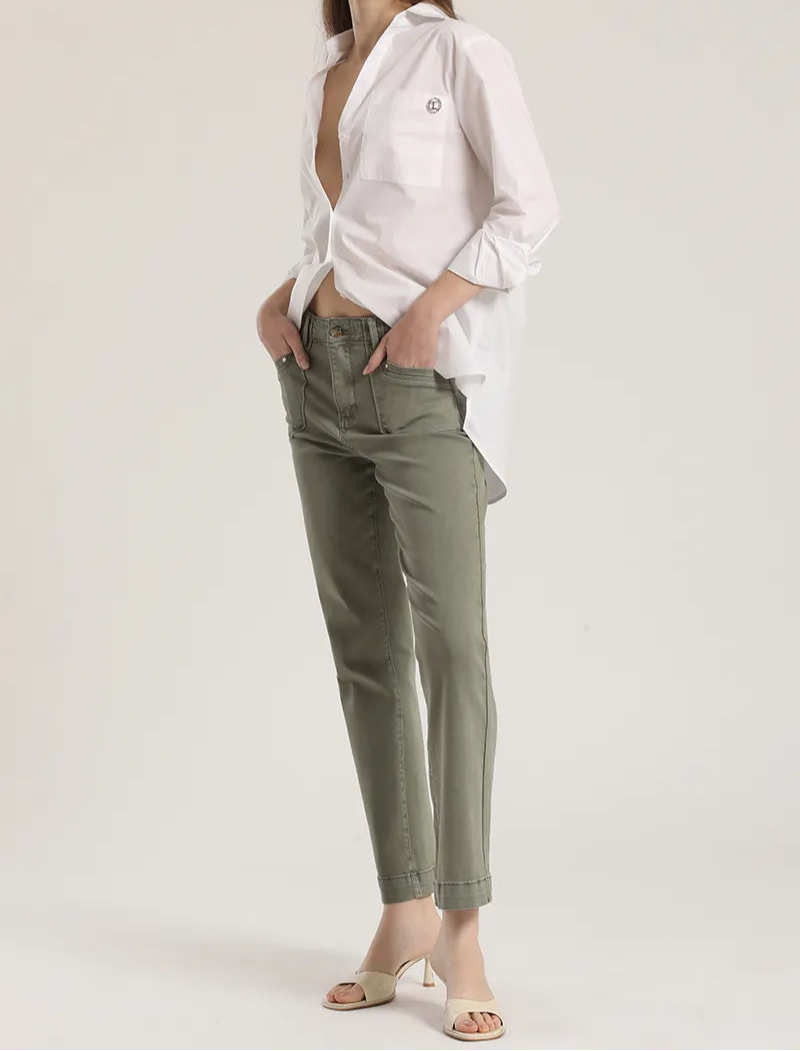 jeans-mujer-color-slim-tiro-medio-militar