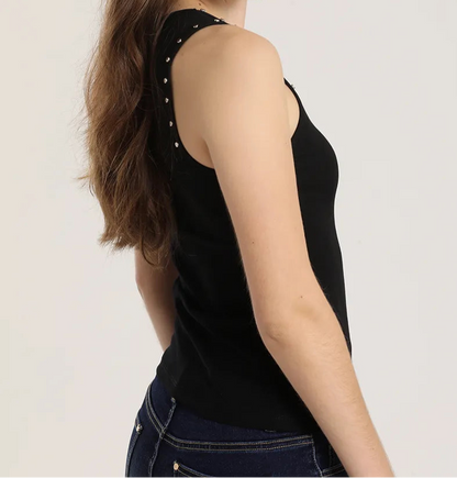 polera-mujer-top-tachas-algodón-ribb-negro