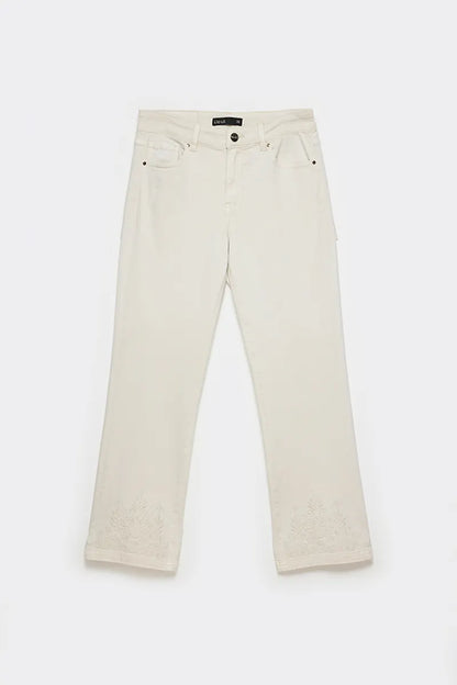 Jeans Mujer Color Slim Tiro Medio Bordado Masilla