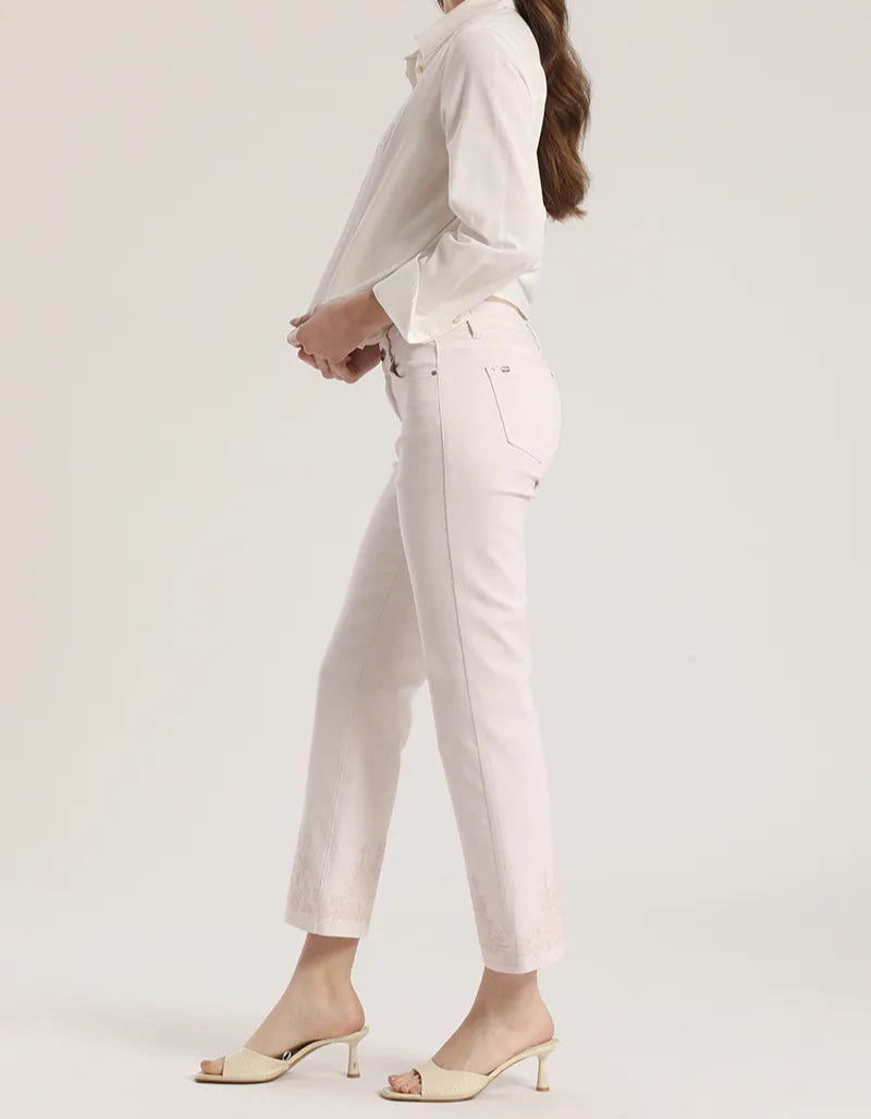 jeans-mujer-color-slim-tiro-medio-bordado-rosa