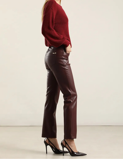 Pantalon Mujer Slim Tiro Medio Efecto Cuero Burdeo