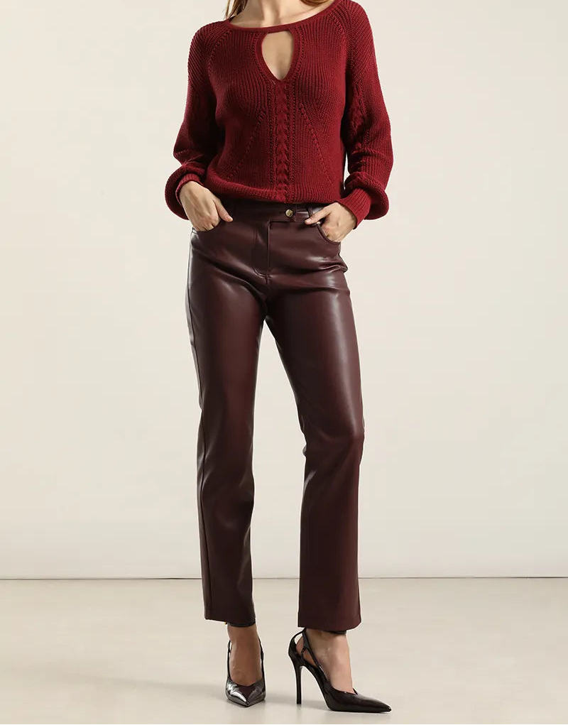 Pantalon Mujer Slim Tiro Medio Efecto Cuero Burdeo