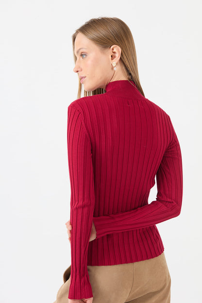 Sweater Mujer Cuello Alto Regular Rojo