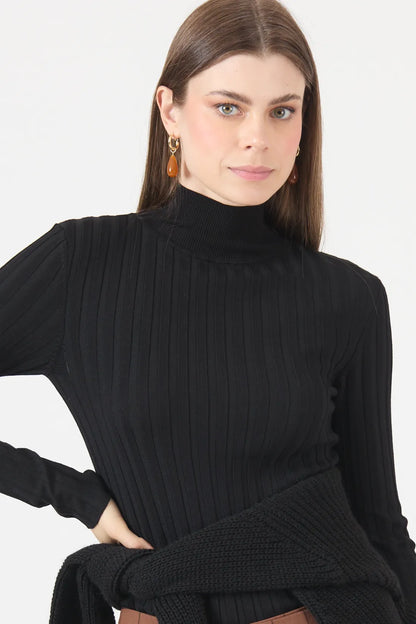 Sweater Mujer Cuello Alto Regular Negro