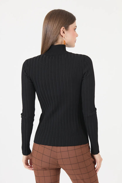 Sweater Mujer Cuello Alto Regular Negro