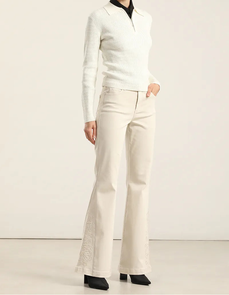 Jeans Mujer Color Flare Bordado Masilla